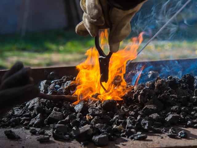 Schmiedefeuer | Foto: Hendrik Silbermann (ARTWORks) Schmieden von Klein- und Gebrauchskunst | Foto: Hendrik Silbermann (ARTWORks)